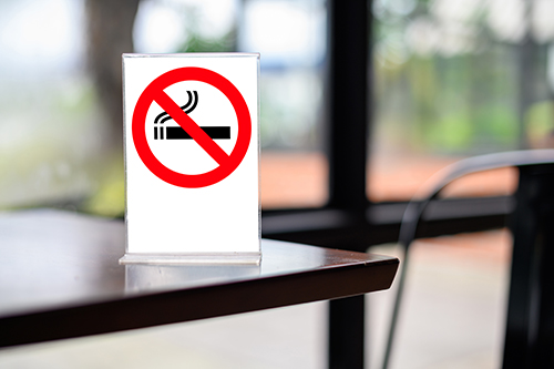 No smoking sign on table small No smoking sign on table small